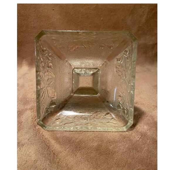 Vintage Ornate Glass, Oak Leaf & Acorns, Square Pedestal Candy Dish w/Lid - Picture 7 of 7